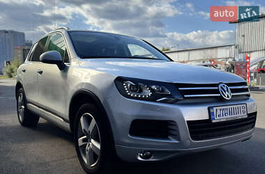 Внедорожник / Кроссовер Volkswagen Touareg 2012 в Киеве