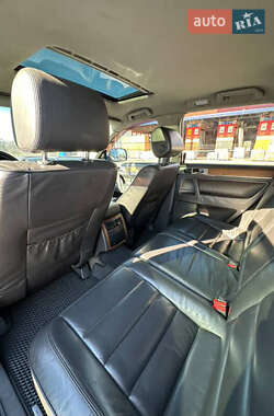 Позашляховик / Кросовер Volkswagen Touareg 2003 в 
