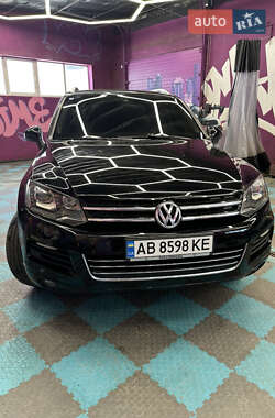 Внедорожник / Кроссовер Volkswagen Touareg 2011 в Киеве