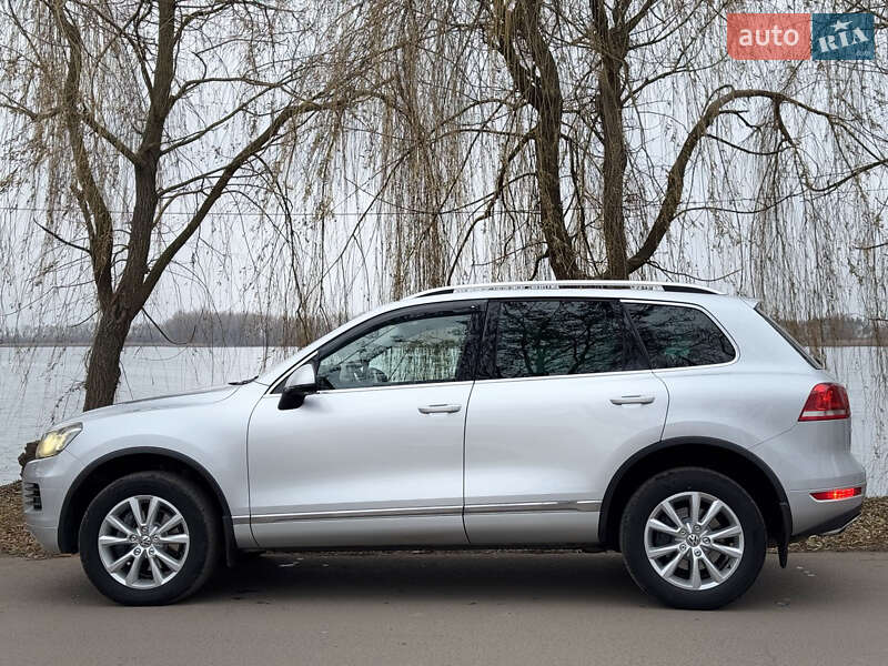 Внедорожник / Кроссовер Volkswagen Touareg 2010 в Луцке