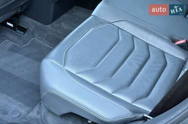Позашляховик / Кросовер Volkswagen Touareg 2021 в 