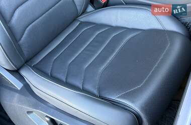 Позашляховик / Кросовер Volkswagen Touareg 2021 в 