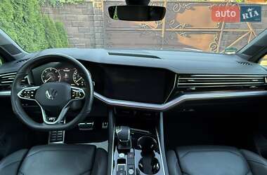 Позашляховик / Кросовер Volkswagen Touareg 2021 в 