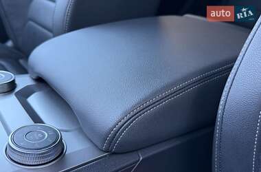 Позашляховик / Кросовер Volkswagen Touareg 2021 в 