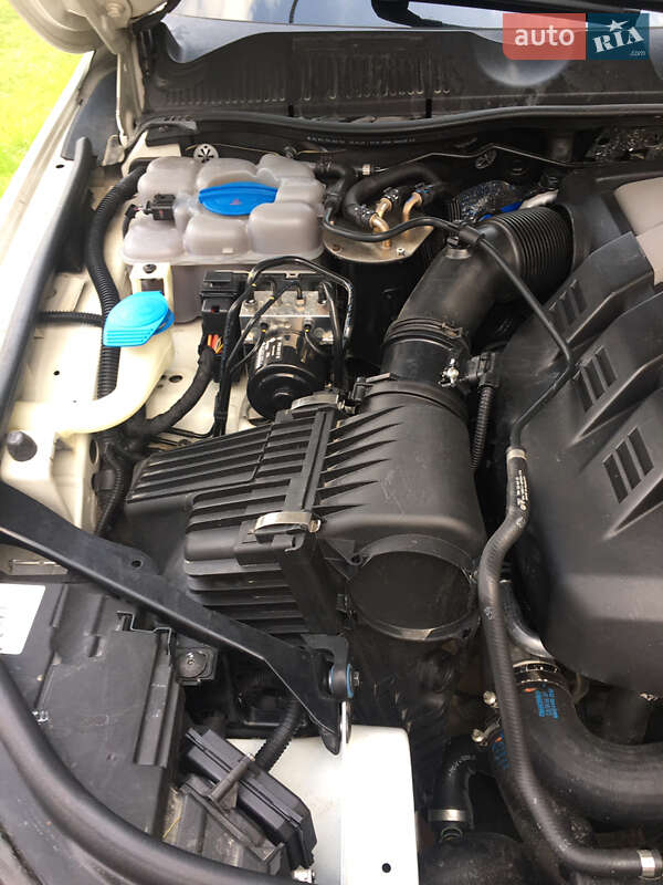 Внедорожник / Кроссовер Volkswagen Touareg 2015 в Косове