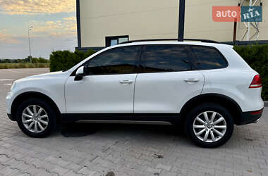 Позашляховик / Кросовер Volkswagen Touareg 2013 в 