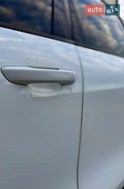 Позашляховик / Кросовер Volkswagen Touareg 2013 в 