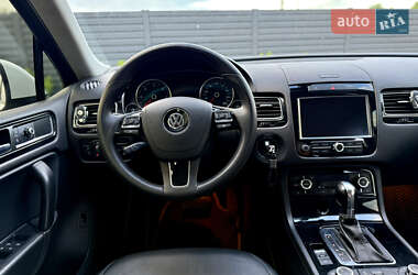 Позашляховик / Кросовер Volkswagen Touareg 2013 в 
