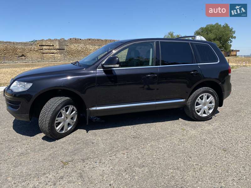 Внедорожник / Кроссовер Volkswagen Touareg 2008 в Белгороде-Днестровском