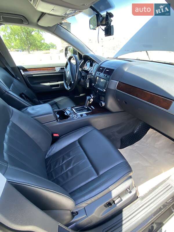 Внедорожник / Кроссовер Volkswagen Touareg 2008 в Белгороде-Днестровском