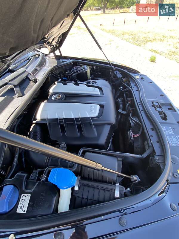 Внедорожник / Кроссовер Volkswagen Touareg 2008 в Белгороде-Днестровском