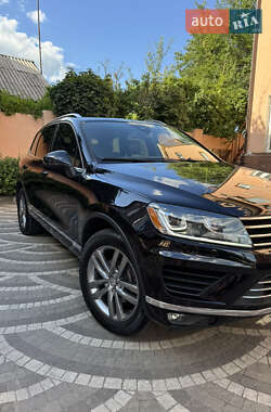 Внедорожник / Кроссовер Volkswagen Touareg 2015 в 