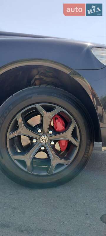 Внедорожник / Кроссовер Volkswagen Touareg 2008 в Львове