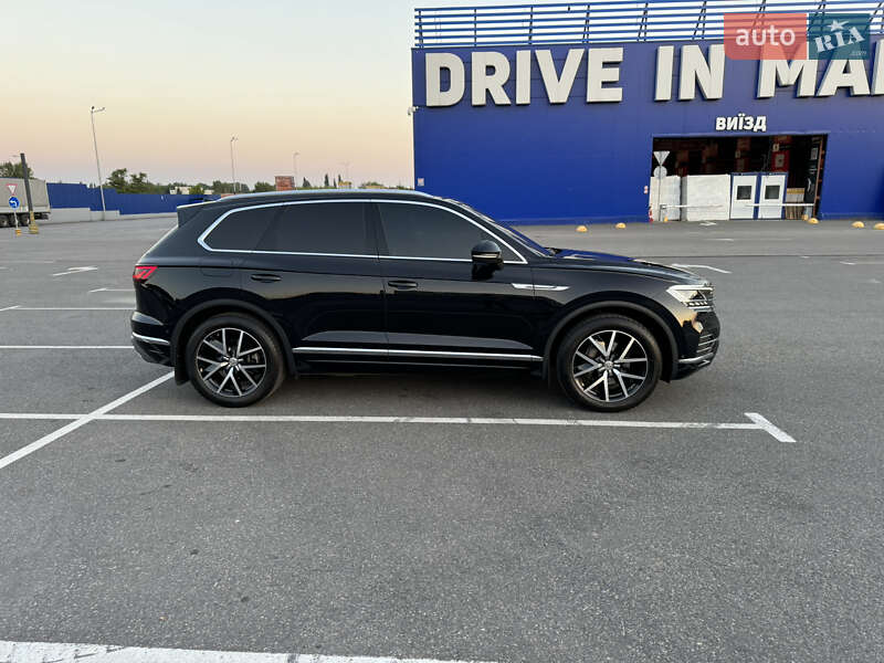 Внедорожник / Кроссовер Volkswagen Touareg 2019 в Полтаве фото 15 Внедорожник / Кроссовер Volkswagen Touareg 2019 в Полтаве