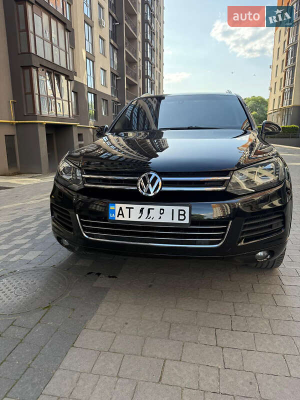 Позашляховик / Кросовер Volkswagen Touareg 2011 в Івано-Франківську