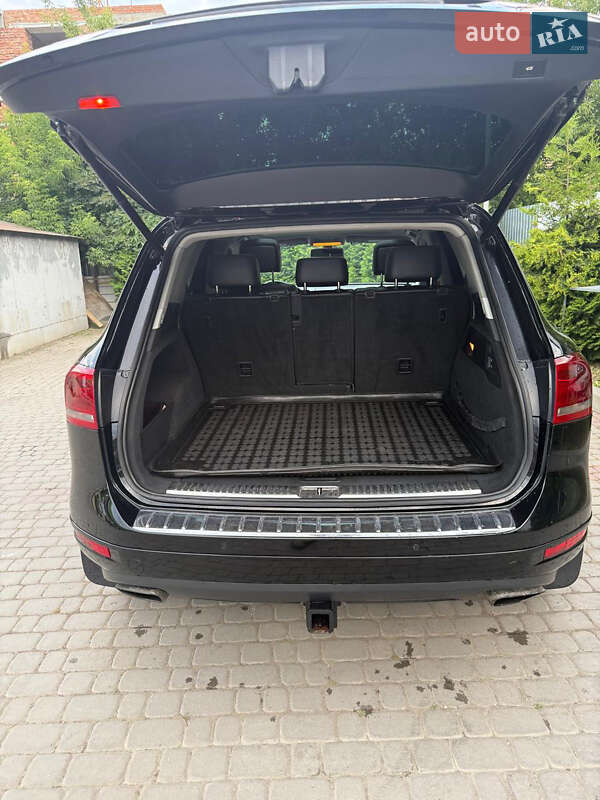 Позашляховик / Кросовер Volkswagen Touareg 2011 в Івано-Франківську