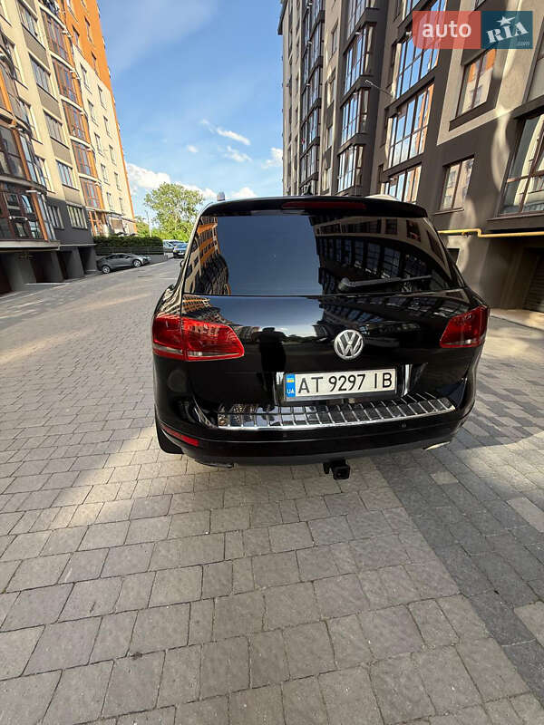 Позашляховик / Кросовер Volkswagen Touareg 2011 в Івано-Франківську