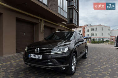 Позашляховик / Кросовер Volkswagen Touareg 2015 в Вінниці