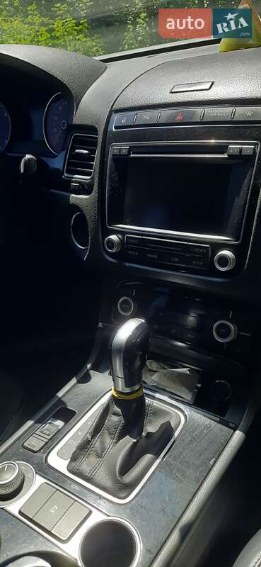 Позашляховик / Кросовер Volkswagen Touareg 2015 в Лубнах