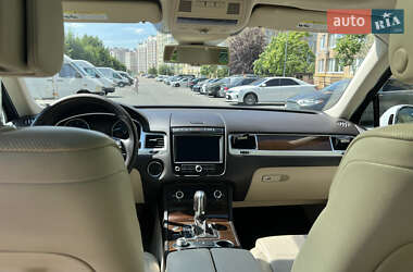 Внедорожник / Кроссовер Volkswagen Touareg 2015 в 
