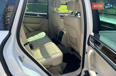 Внедорожник / Кроссовер Volkswagen Touareg 2015 в 
