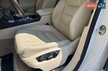 Внедорожник / Кроссовер Volkswagen Touareg 2015 в 