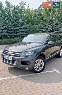 Внедорожник / Кроссовер Volkswagen Touareg 2012 в Харькове