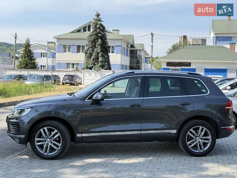 Внедорожник / Кроссовер Volkswagen Touareg 2015 в Львове