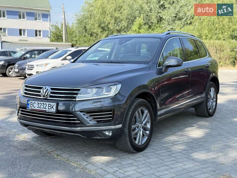 Внедорожник / Кроссовер Volkswagen Touareg 2015 в Львове