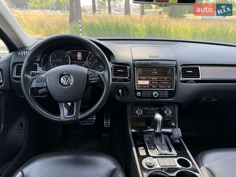 Внедорожник / Кроссовер Volkswagen Touareg 2015 в Львове