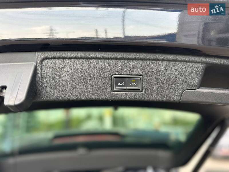 Позашляховик / Кросовер Volkswagen Touareg 2018 в Чернівцях фото 19 Позашляховик / Кросовер Volkswagen Touareg 2018 в Чернівцях