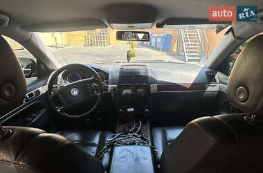 Позашляховик / Кросовер Volkswagen Touareg 2004 в 