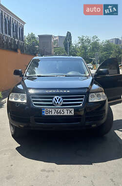 Позашляховик / Кросовер Volkswagen Touareg 2004 в 