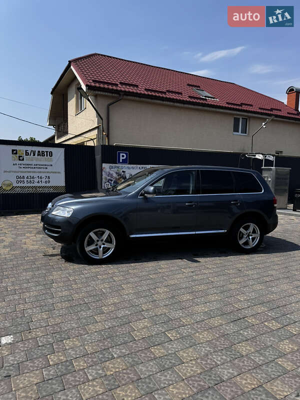 Внедорожник / Кроссовер Volkswagen Touareg 2003 в Ужгороде