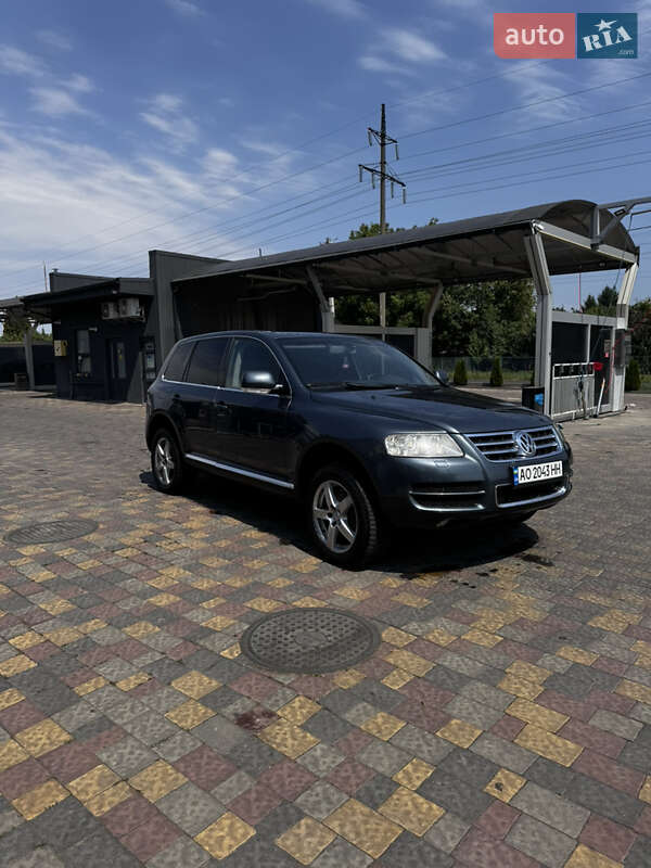 Внедорожник / Кроссовер Volkswagen Touareg 2003 в Ужгороде