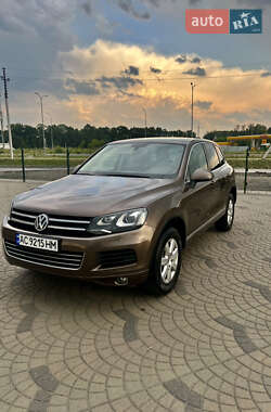 Позашляховик / Кросовер Volkswagen Touareg 2011 в Луцьку