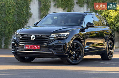 Позашляховик / Кросовер Volkswagen Touareg 2020 в Рівному