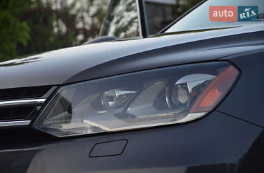 Внедорожник / Кроссовер Volkswagen Touareg 2012 в 