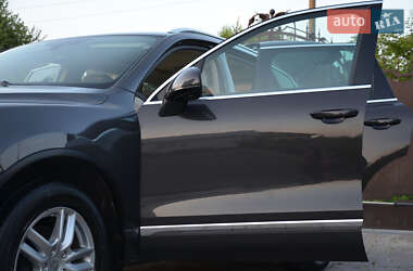 Внедорожник / Кроссовер Volkswagen Touareg 2012 в 