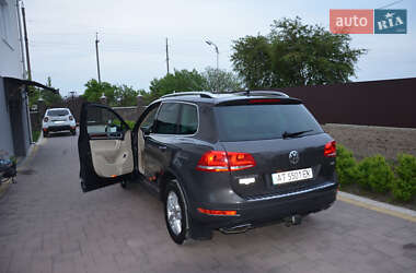 Внедорожник / Кроссовер Volkswagen Touareg 2012 в 