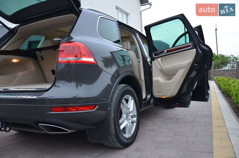 Позашляховик / Кросовер Volkswagen Touareg 2012 в Богородчанах