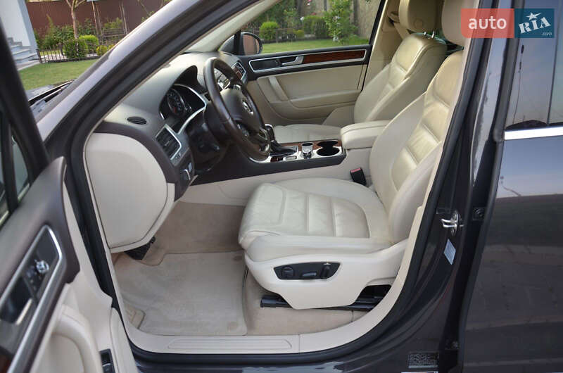 Позашляховик / Кросовер Volkswagen Touareg 2012 в Богородчанах