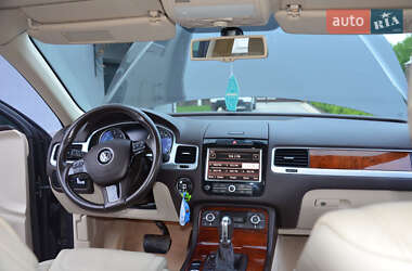 Внедорожник / Кроссовер Volkswagen Touareg 2012 в 