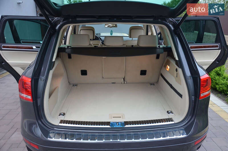 Позашляховик / Кросовер Volkswagen Touareg 2012 в Богородчанах