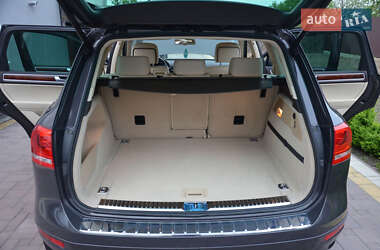 Внедорожник / Кроссовер Volkswagen Touareg 2012 в 
