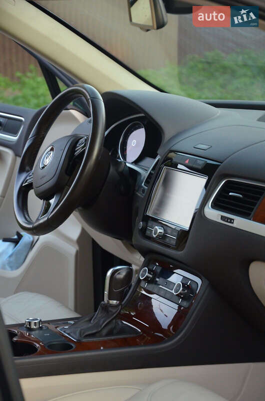 Позашляховик / Кросовер Volkswagen Touareg 2012 в Богородчанах