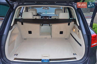 Внедорожник / Кроссовер Volkswagen Touareg 2012 в 