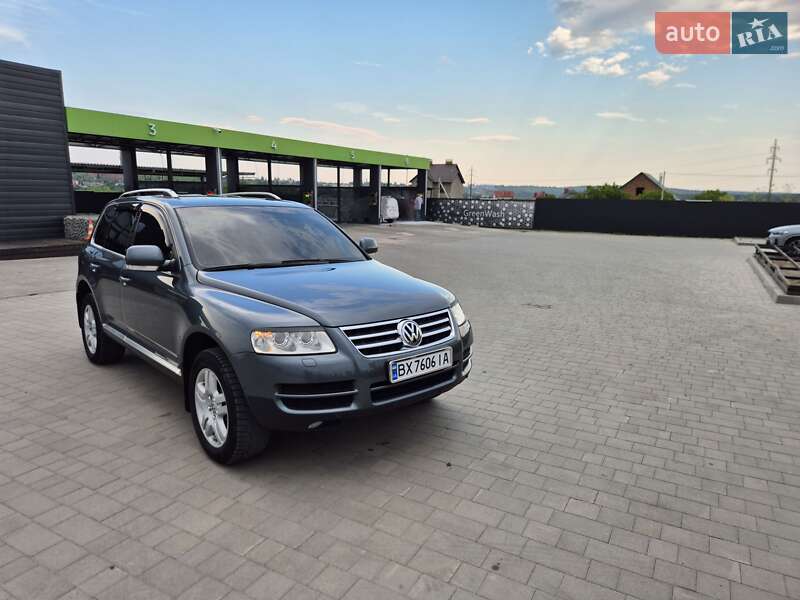 Внедорожник / Кроссовер Volkswagen Touareg 2005 в Каменец-Подольском