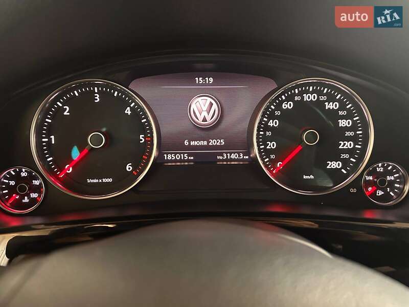 Внедорожник / Кроссовер Volkswagen Touareg 2017 в Житомире