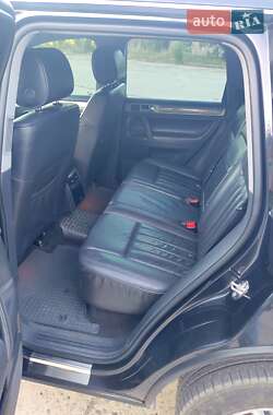 Внедорожник / Кроссовер Volkswagen Touareg 2008 в 